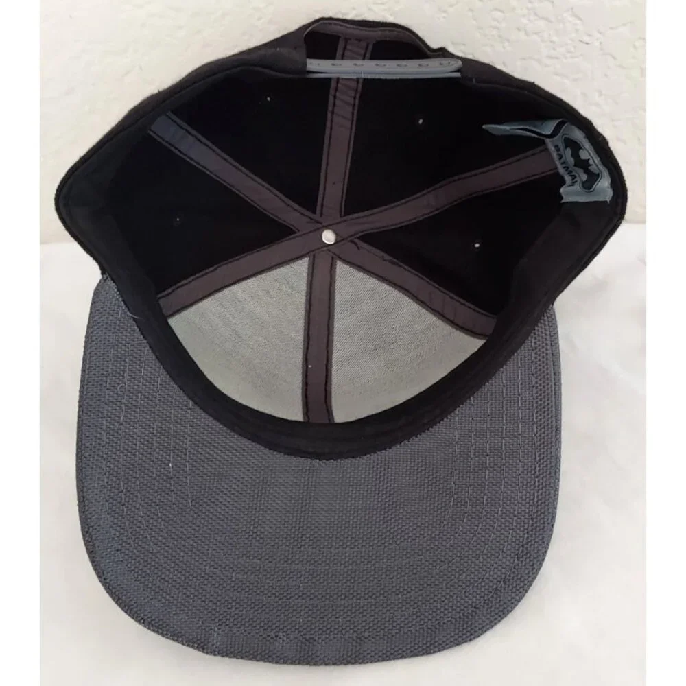 Batman Black and Grey Snapback Adjustable Cap Black And Gray Baseball Cap NWOT - Picture 7 of 7